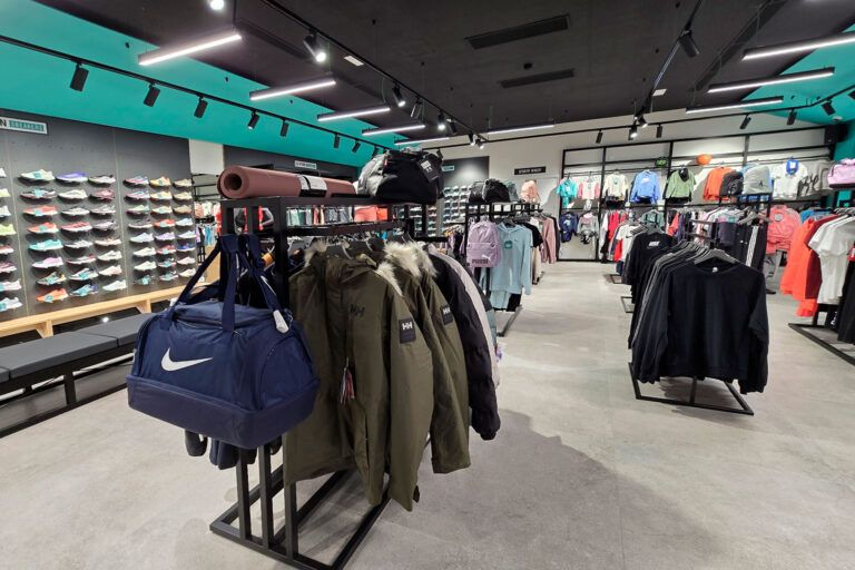 atleet tienda ropa deportiva y deportes pamplona 04